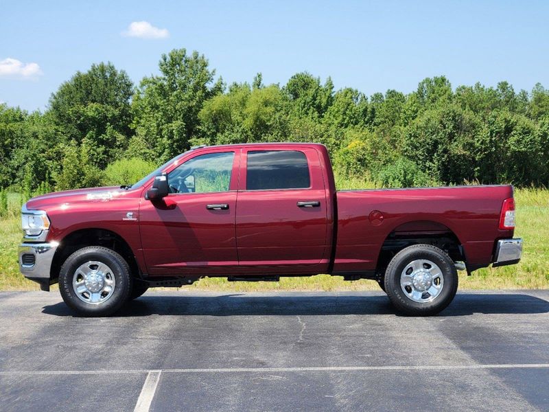 2024 RAM 2500 Tradesman Crew Cab 4x4 6