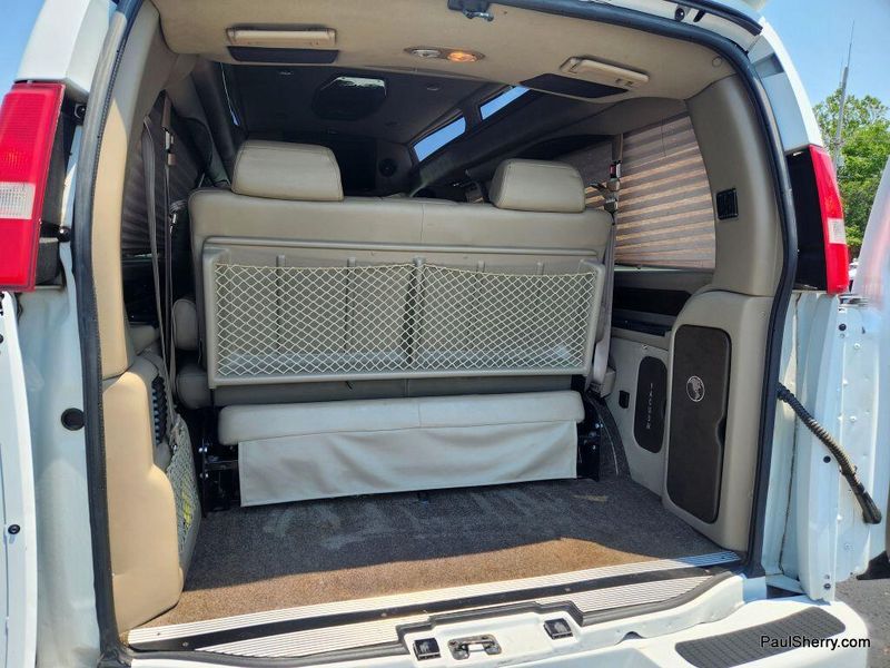 2018 GMC Savana 2500 Image 17