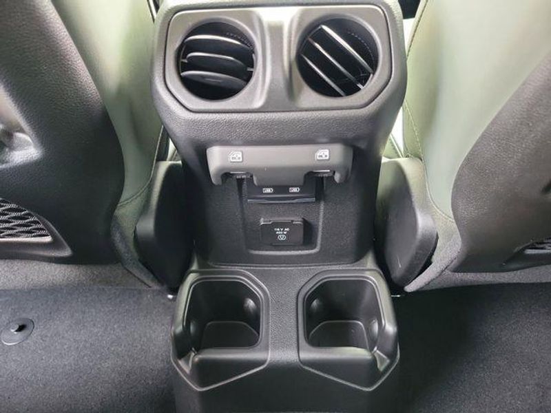 New 2026 Jeep Gladiator Mojave 4x4