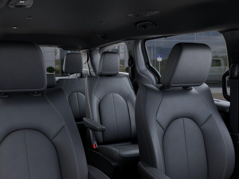New 2026 Chrysler Pacifica SelectImage 52