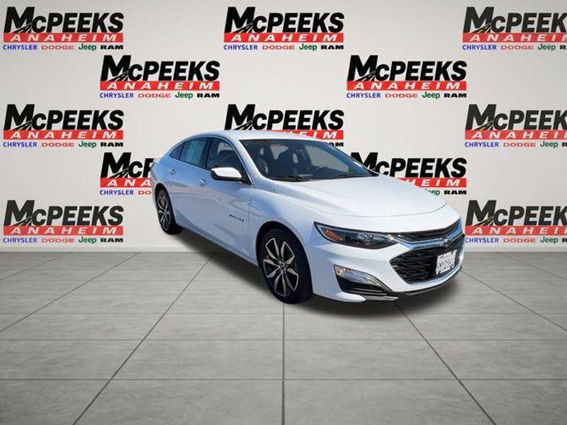 Used 2025 Chevrolet Malibu RSImage 2