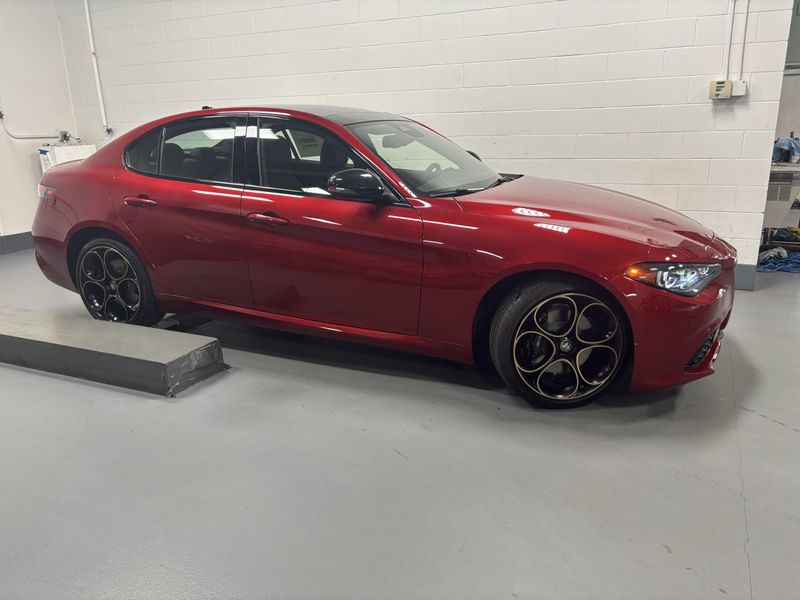 New 2025 Alfa Romeo Giulia Intensa AwdImage 7