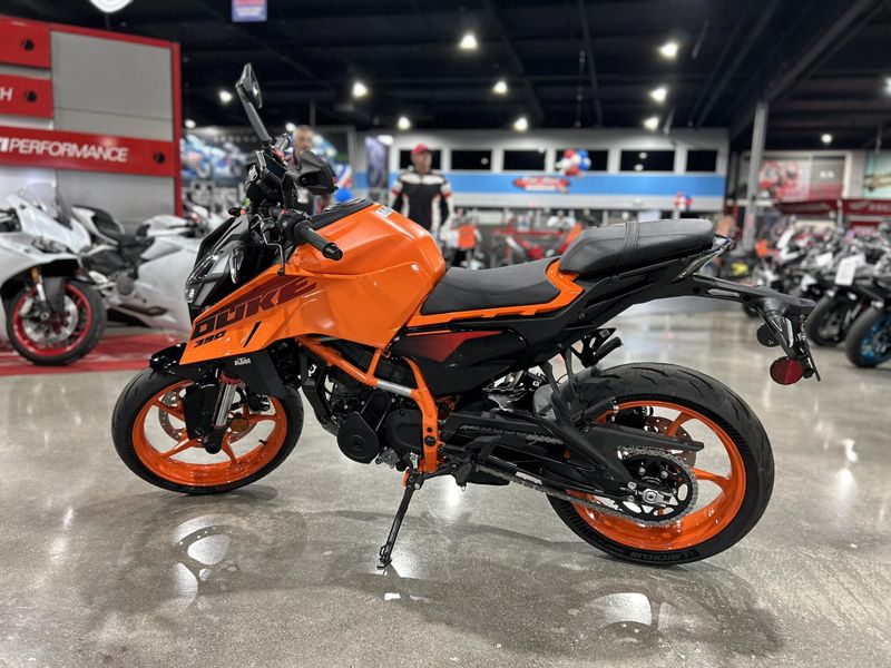 New 2025 KTM 390 DUKE Image 11