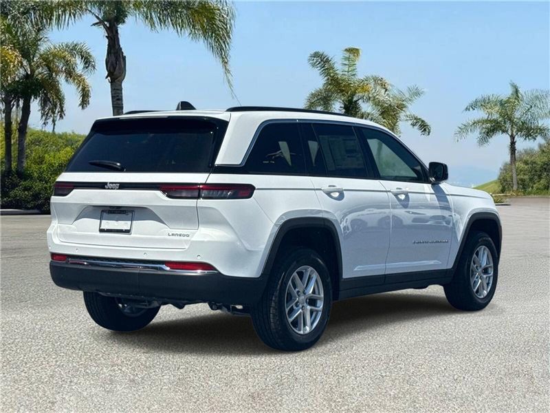 New 2026 Jeep Grand Cherokee Laredo X 4x2
