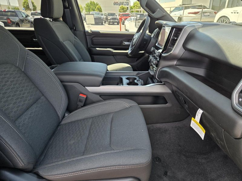 New 2026 RAM 1500 Express Crew Cab 4x4 5'7' Box