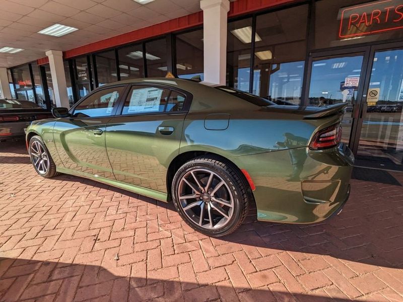2023 Dodge Charger R/T in a F8 Green exterior color and Blackinterior. Johnson Dodge 601-693-6343 pixelmotiondemo.com 