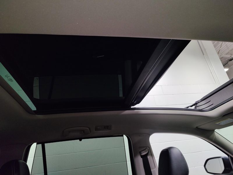 Used 2022 Volkswagen Atlas V6 AWD SEL w/Sunroof/NavImage 7