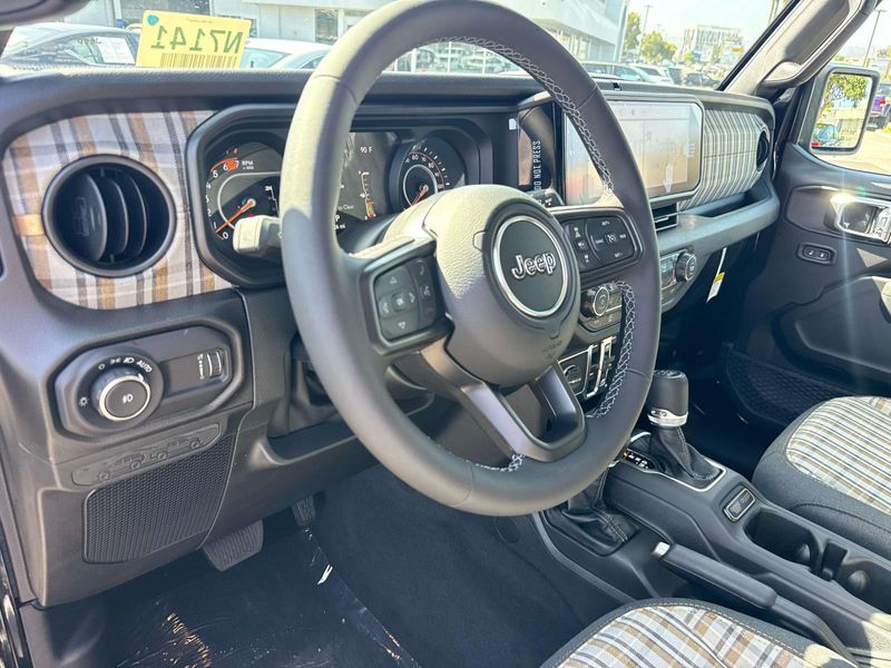New 2026 Jeep Wrangler 4-door 85th Anniversary Edition