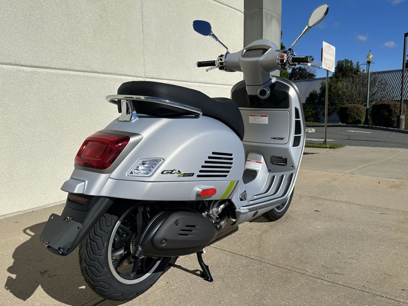 2024 Vespa GTS 300 SUPERTECH  in a GRIGIO ENT exterior color. Cross Country Powersports 732-491-2900 crosscountrypowersports.com 