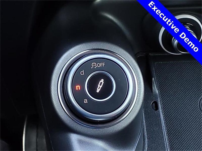 2024 Alfa Romeo Tonale Veloce Eawd in a Alfa Rosso (Red) exterior color and Red/Blackinterior. Northside Alfa Romeo of Houston 281-475-4549 alfaromeousaofnorthhouston.com 