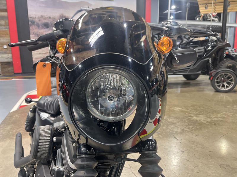 Used 2016 Harley-Davidson Sportster Iron 883 Image 11