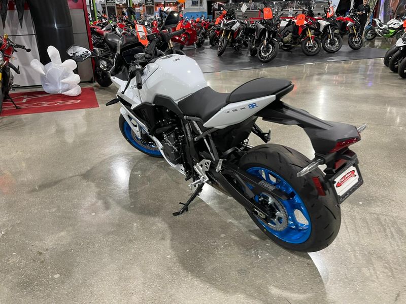 New 2026 Suzuki GSX-8R Image 16