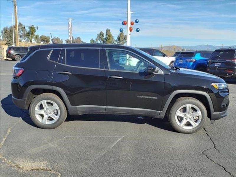 2024 Jeep Compass Sport 4x4 in a Diamond Black Crystal Pearl Coat exterior color and Blackinterior. Perris Valley Chrysler Dodge Jeep Ram 951-355-1970 perrisvalleydodgejeepchrysler.com 