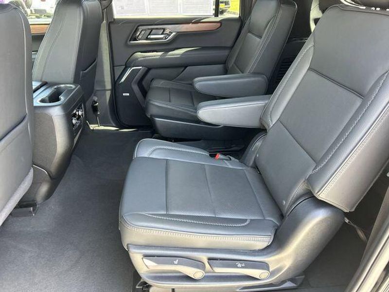 Used 2025 GMC Yukon XL DenaliImage 17