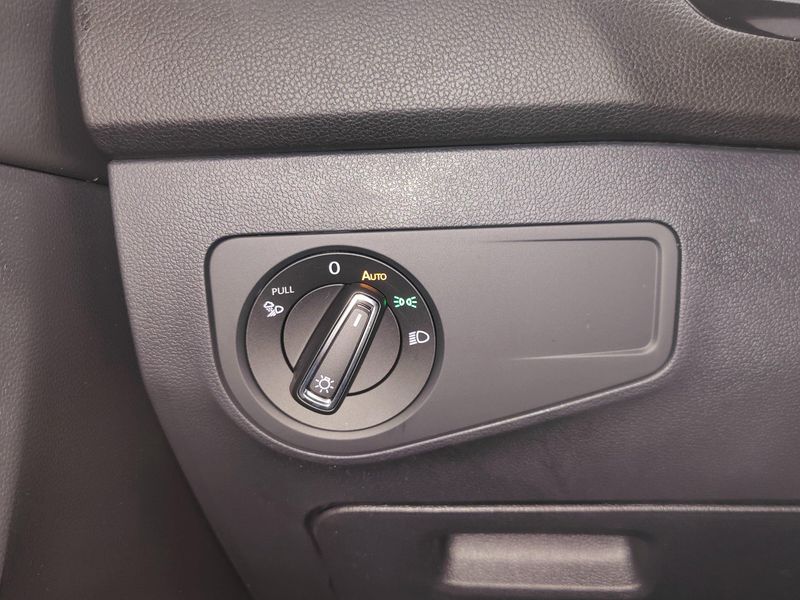 Used 2024 Volkswagen Tiguan AWD SEL R-Line w/Sunroof/NavImage 32