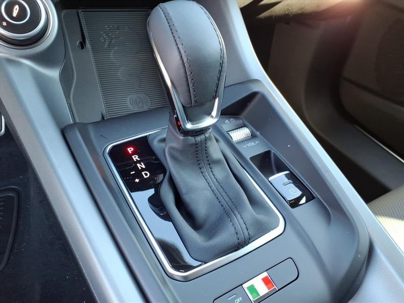 New 2026 Alfa Romeo Tonale Veloce AwdImage 22