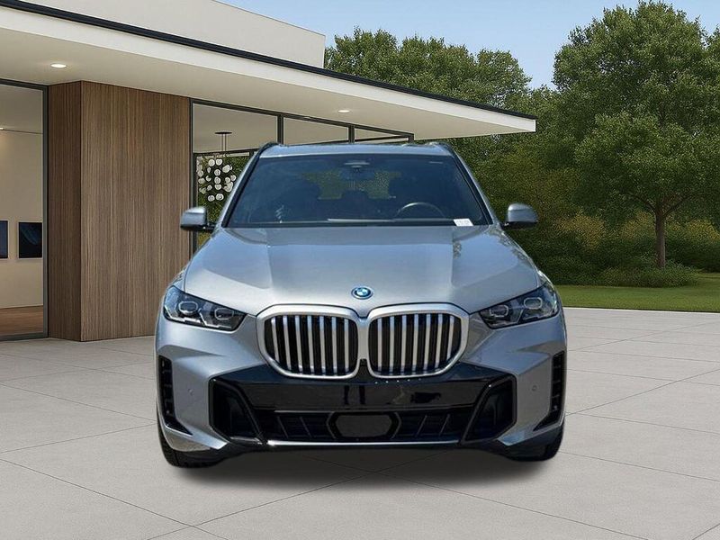 Used 2024 BMW X5 xDrive50eImage 4