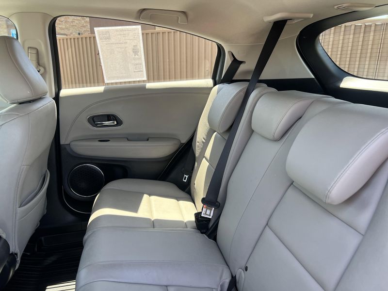 2017 Honda HR-V EX-L NaviImage 18