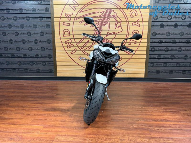 2025 Triumph Street Triple 765 R Image 3