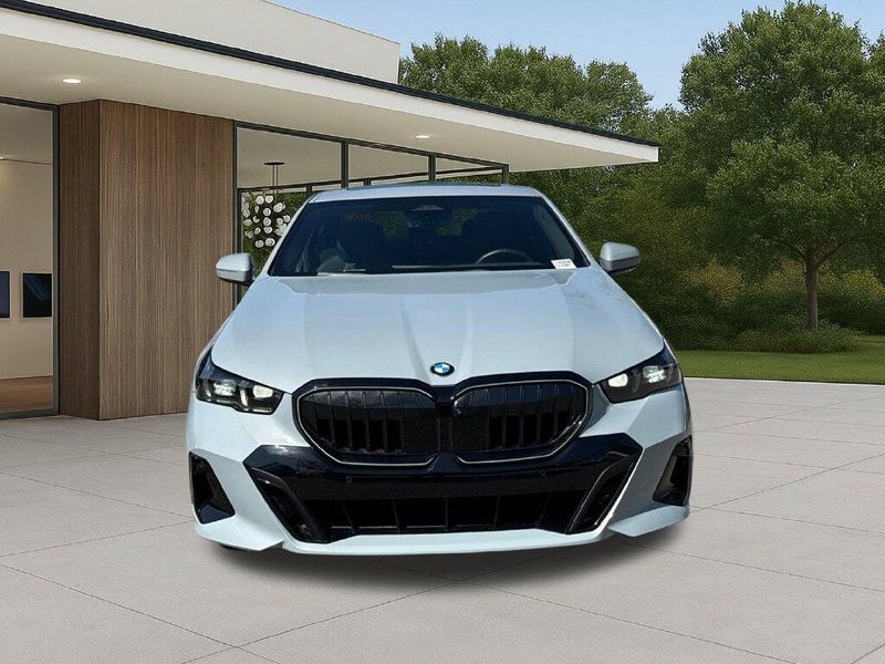 Used 2025 BMW 5 Series 530iImage 4