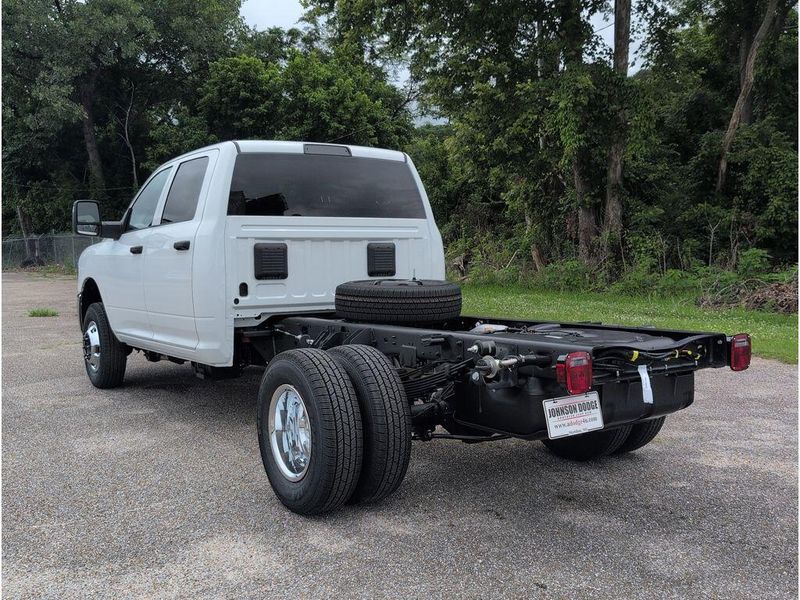 New 2026 RAM 3500 Chassis TradesmanImage 3