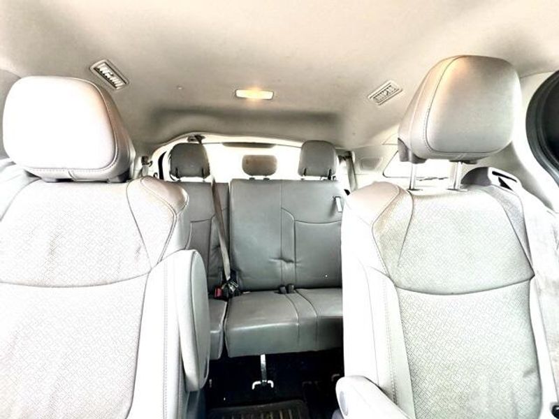 Used 2022 Toyota Sienna LimitedImage 16