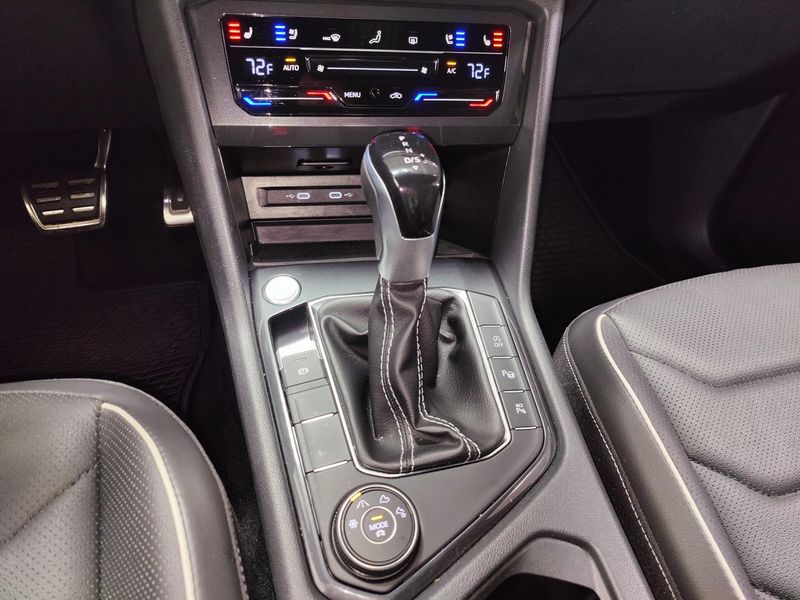 Used 2024 Volkswagen Tiguan AWD SEL R-Line w/Sunroof/NavImage 29