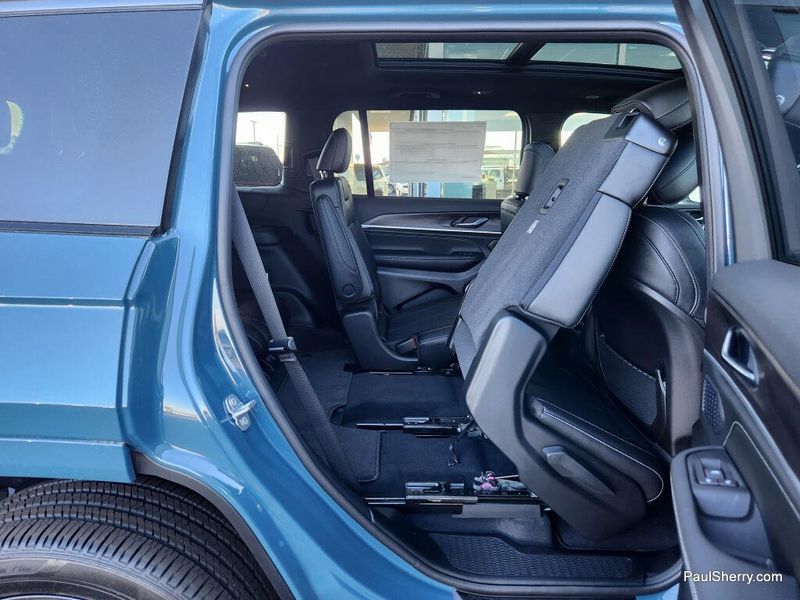 New 2026 Jeep Grand Cherokee L Limited Reserve 4x4