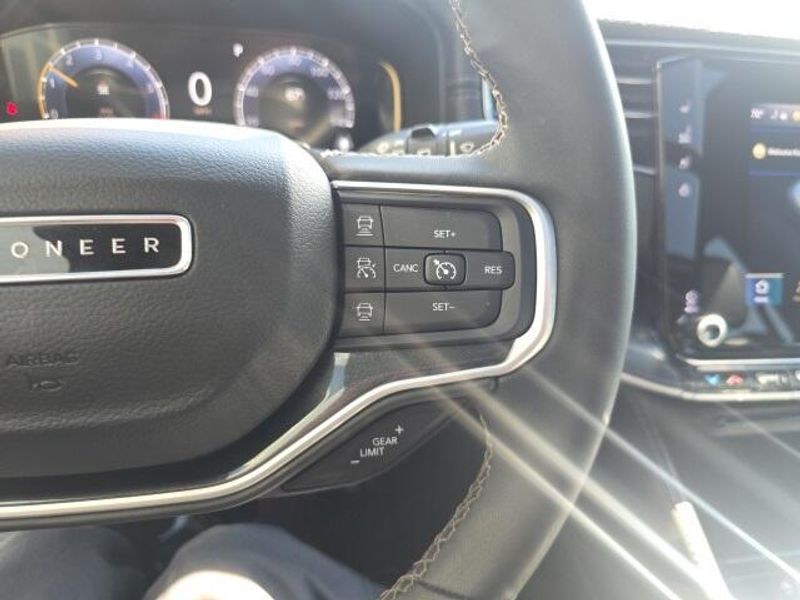 2022 Jeep Wagoneer Series I photo 15