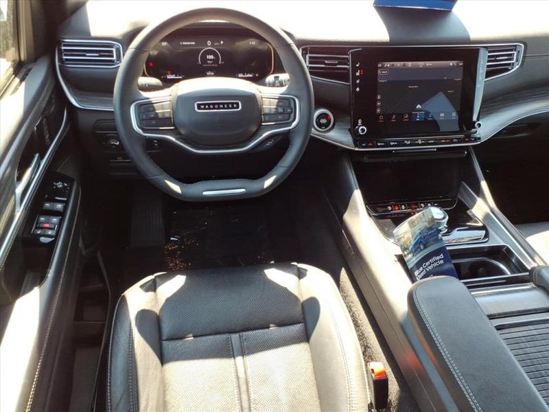 2024 Jeep Wagoneer L Series II photo 18
