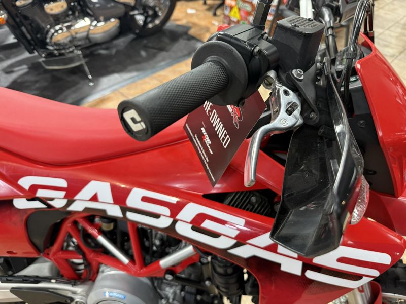 Used 2023 Other ES 700 Image 2