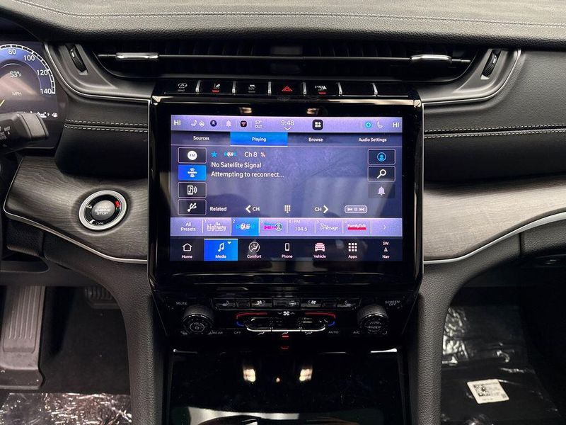 New 2025 Jeep Grand Cherokee L Limited 4x4Image 11