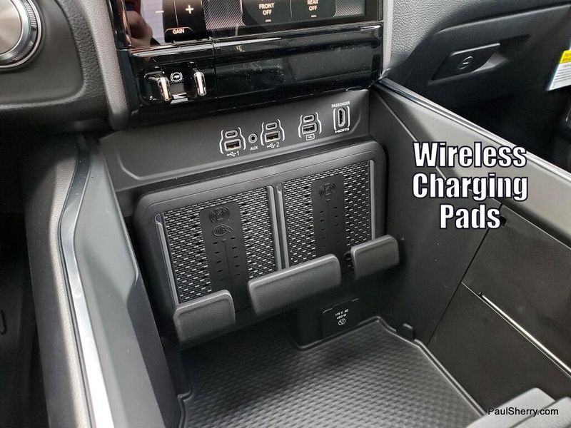 New 2026 RAM 1500 Laramie Crew Cab 4x4 5'7' Box