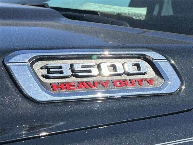 2022 RAM 3500 Big HornImage 5