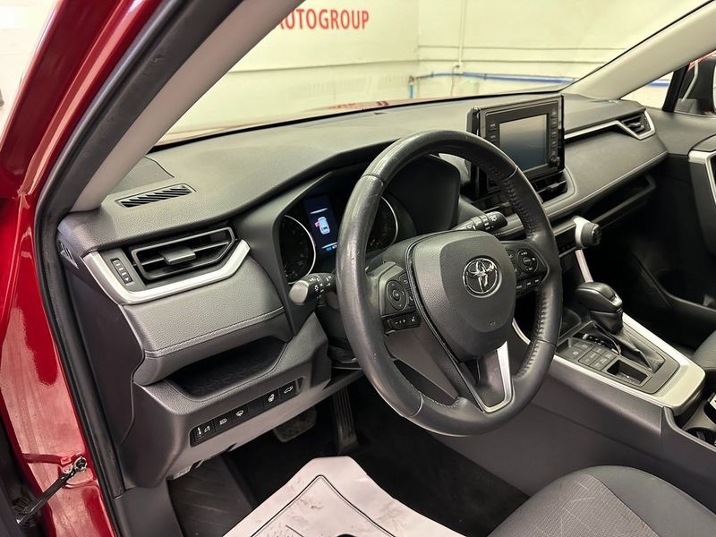2019 Toyota RAV4 XLEImage 19