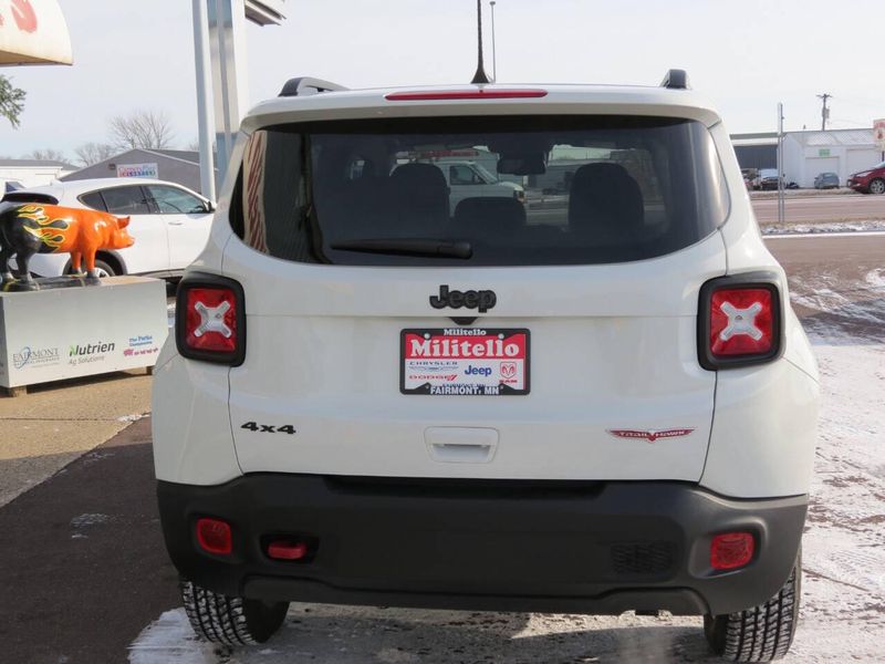 2023 Jeep Renegade Trailhawk 4x4 4dr SUVImage 8