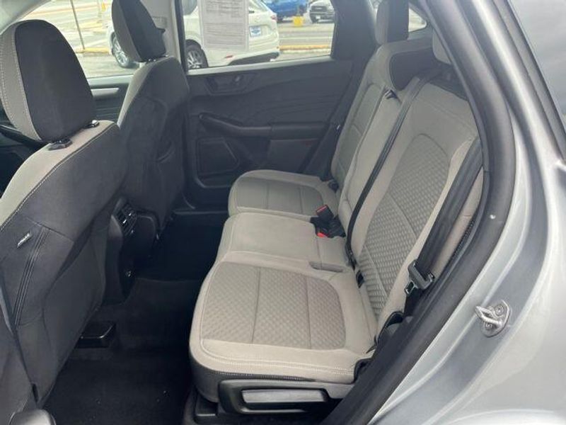 2022 Ford Escape SE photo 21
