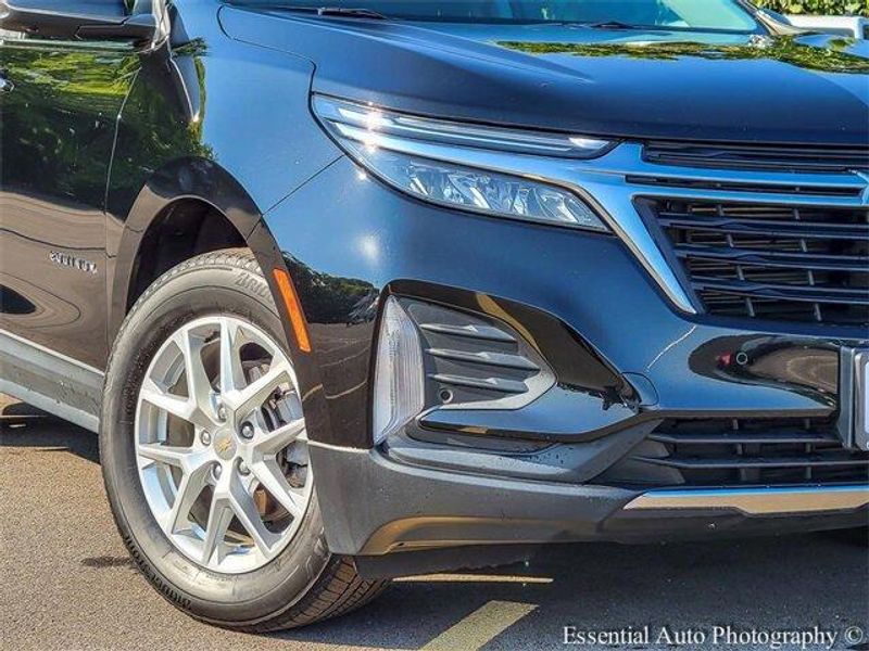 2022 Chevrolet Equinox LT photo 3