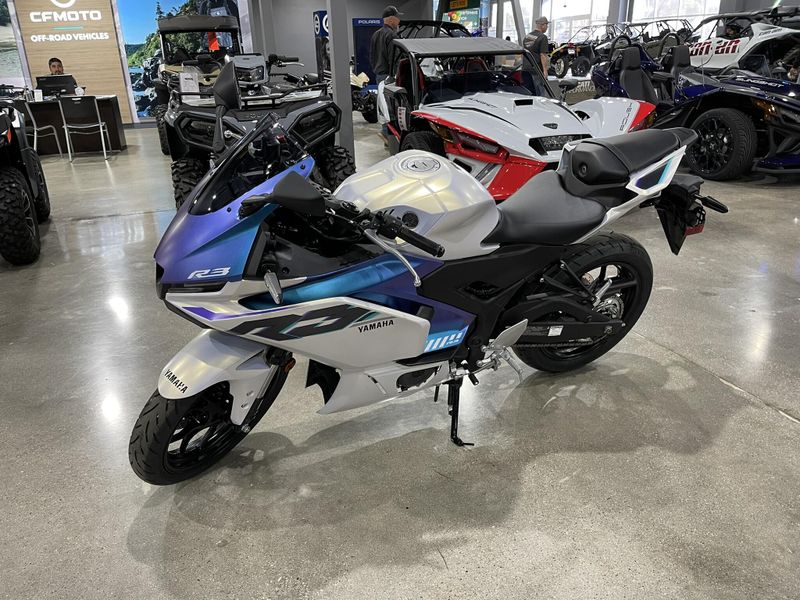 New 2025 Yamaha YZF-R3 ABS Image 3