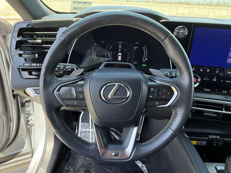 2023 Lexus RX 500h F SPORT PerformanceImage 23
