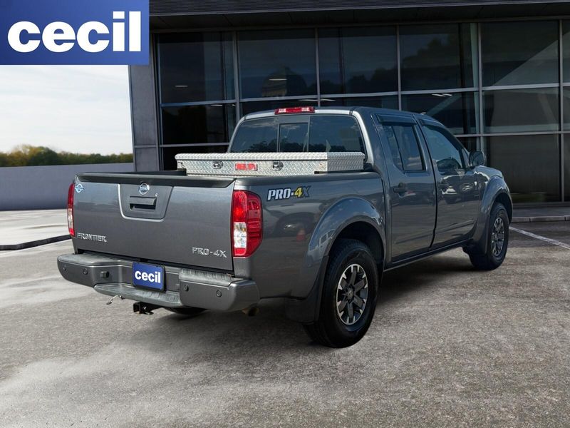 2018 Nissan Frontier PRO-4X photo 4