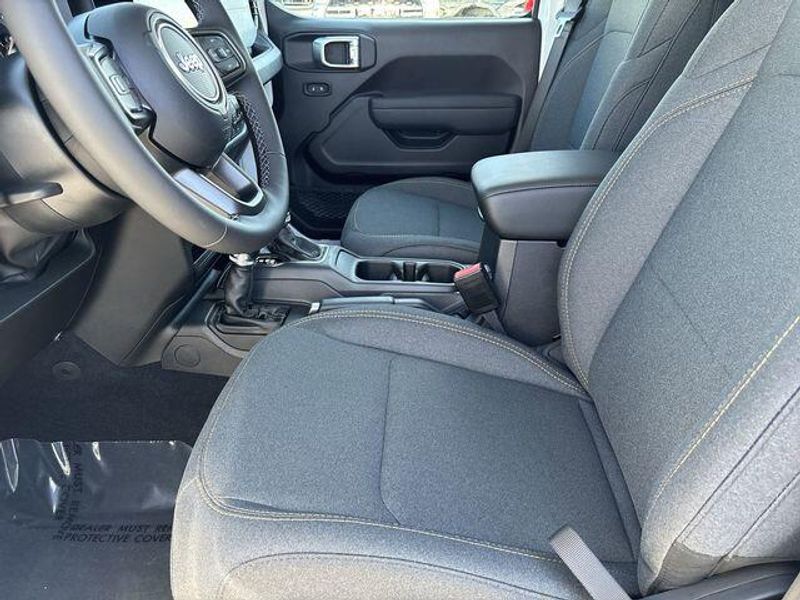 New 2025 Jeep Wrangler 4-door Sport SImage 16