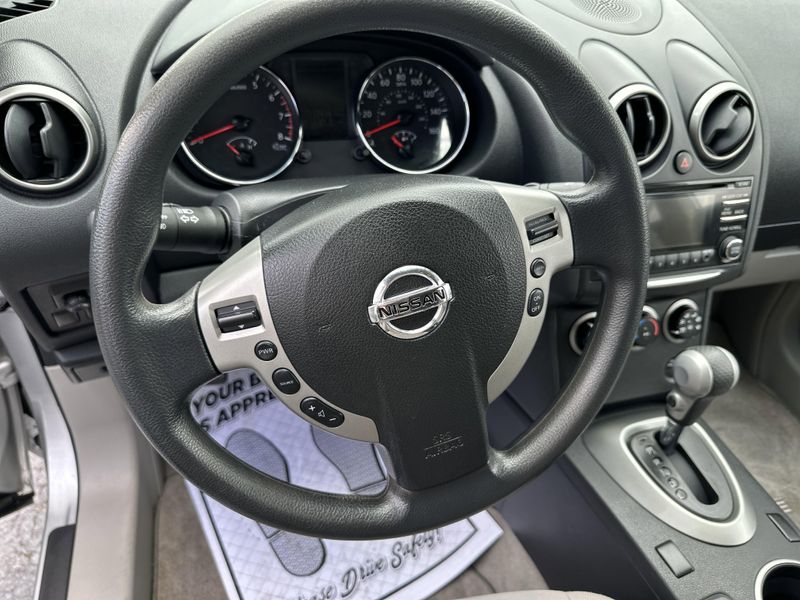 2012 Nissan Rogue SImage 23