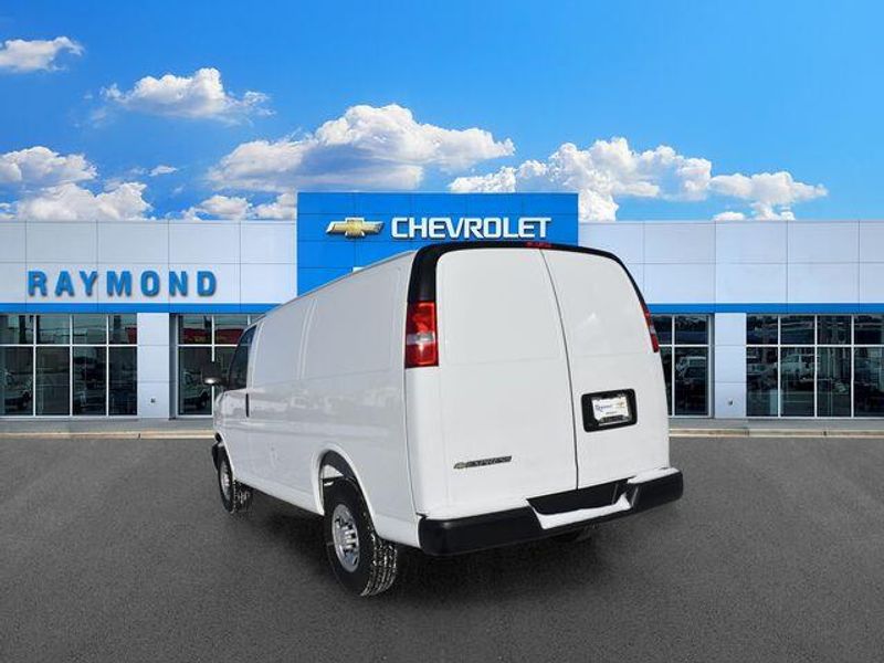 New 2025 Chevrolet Express 2500 Work VanImage 6