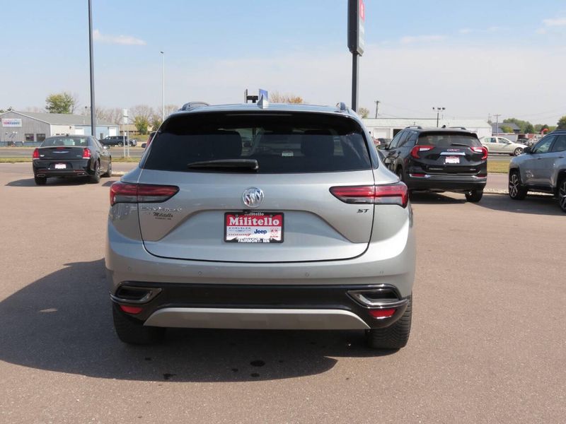 Used 2023 Buick Envision Essence AWD 4dr CrossoverImage 3