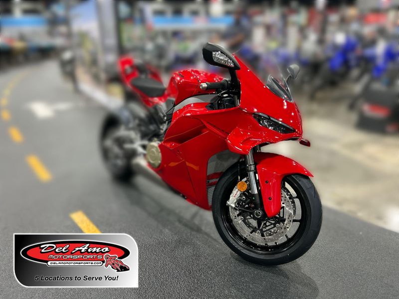 New 2026 Ducati PANIGALE V4 Image 1
