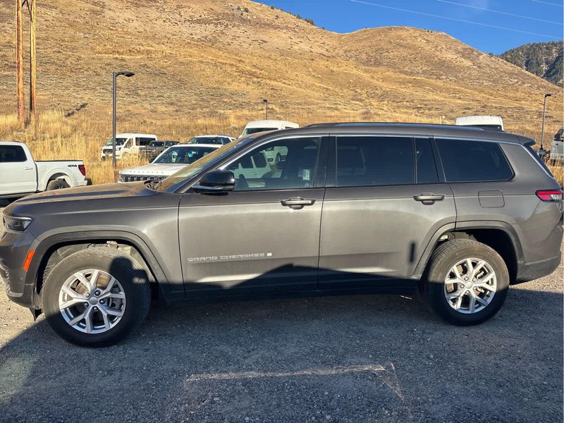 2022 Jeep Grand Cherokee Limited photo 4