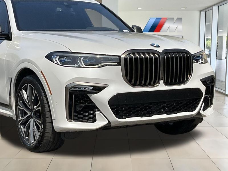 2022 BMW X7 M50iImage 8