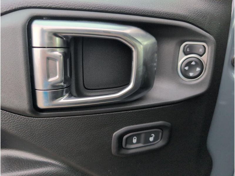 New 2026 Jeep Wrangler 4-door Sport SImage 13