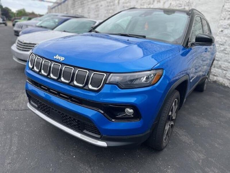 2022 Jeep Compass Image 1